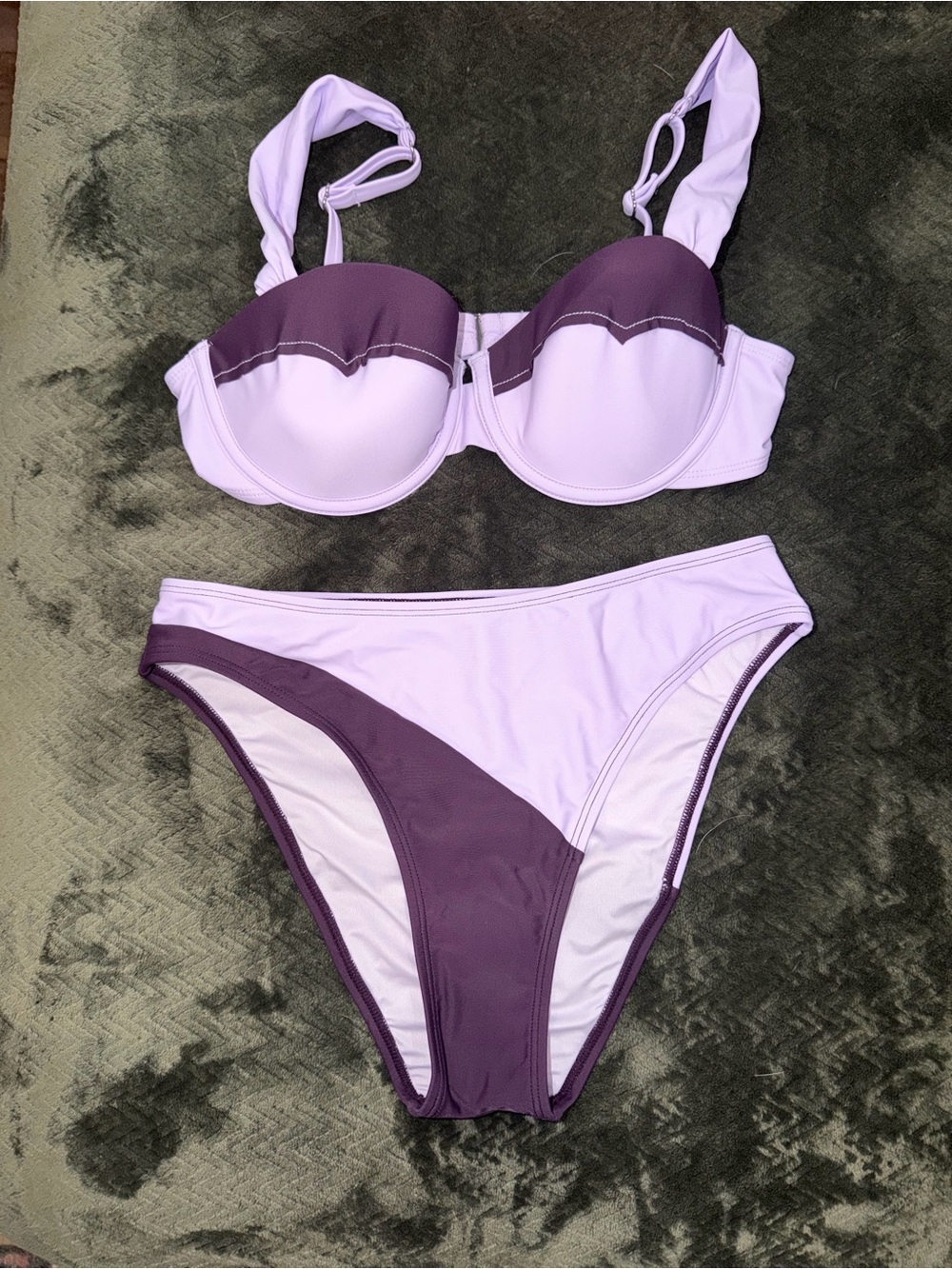 Cupshe Two-Tone Lilac and Plum Underwire Bikini Set